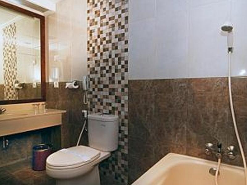 Weta International Hotel 수라바야 외부 사진