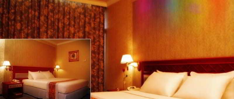 Weta International Hotel 수라바야 외부 사진