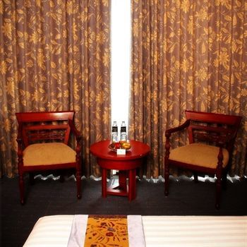 Weta International Hotel 수라바야 외부 사진
