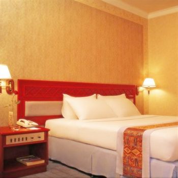 Weta International Hotel 수라바야 외부 사진