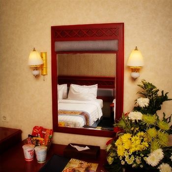 Weta International Hotel 수라바야 외부 사진