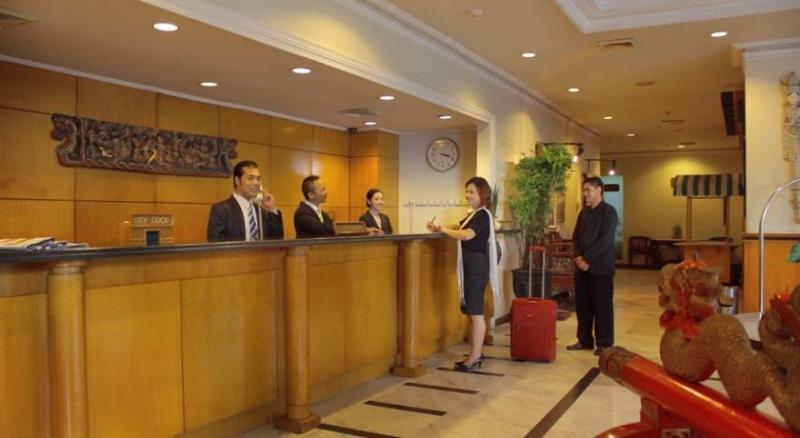 Weta International Hotel 수라바야 외부 사진